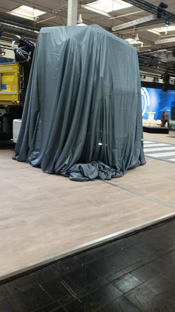 Was da wohl drunter ist