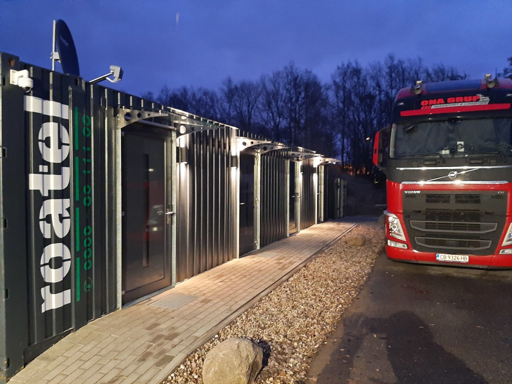 Featured image of post Eine Nacht im Container